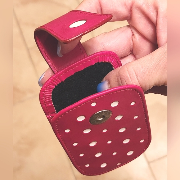 Hot Topic Pair Of Faux Leather Flip Phone Cases - Picture 4 of 5